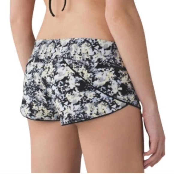 Lululemon Running Short II Shanti Reversible Black Floral print Beach 4 - Picture 1 of 13